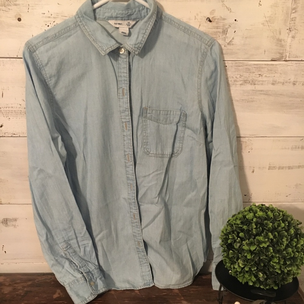 Lightwash Chambray Shirt